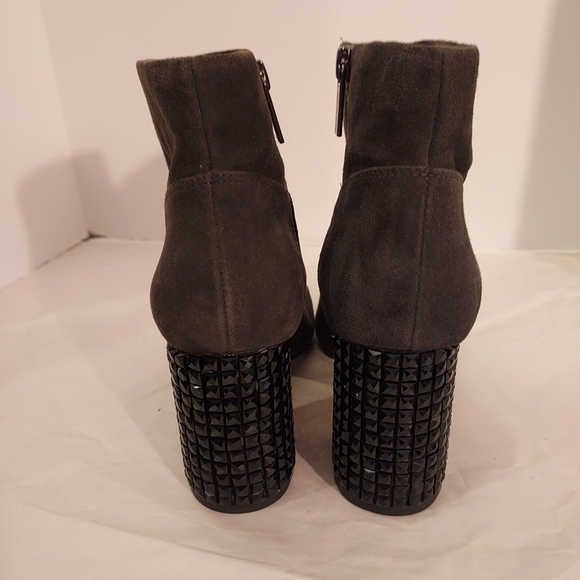 Michael Michael Kors "Arabelle" Gray and Black Ankle Boot in Size 6.5 M - Picture 7 of 13